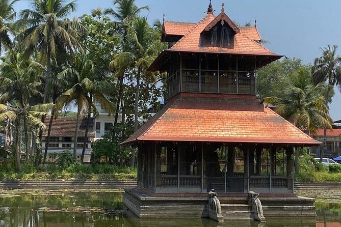 Kochi Sightseeing Tuk-Tuk Tour - Spice shopping without losing sight of the tour