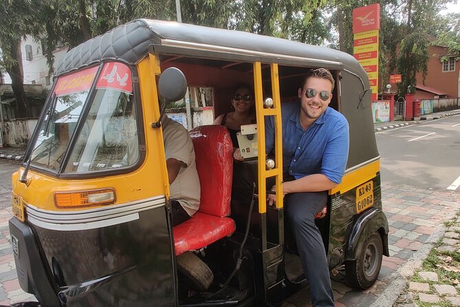 Kochi Tuk Tuk Local Tour - Churches, cemetery, and Kochi’s layered past
