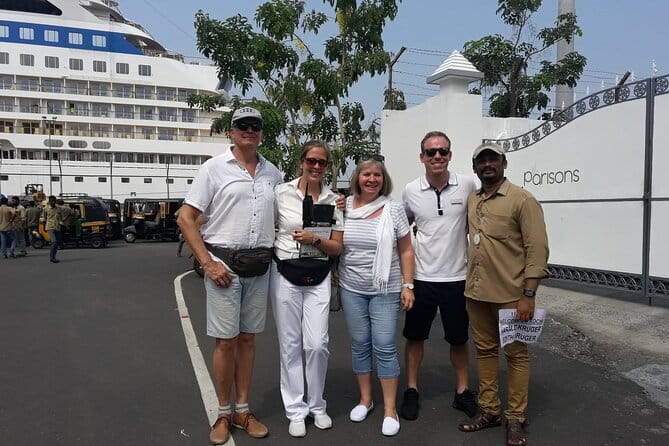 Kochi Tuk-Tuk Sightseeing Tour with Cruise Ship Pickup - Dutch Cemetery and St. Francis Church