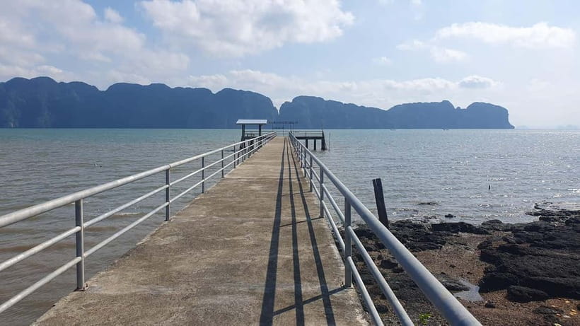 Koh Lanta Cultural Tuk-Tuk Tour: Old Town, Batik & Mangroves - Language and guide expectations
