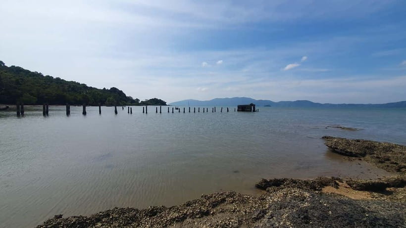 Koh Lanta Cultural Tuk-Tuk Tour: Old Town, Batik & Mangroves - Who will enjoy this Koh Lanta tour?