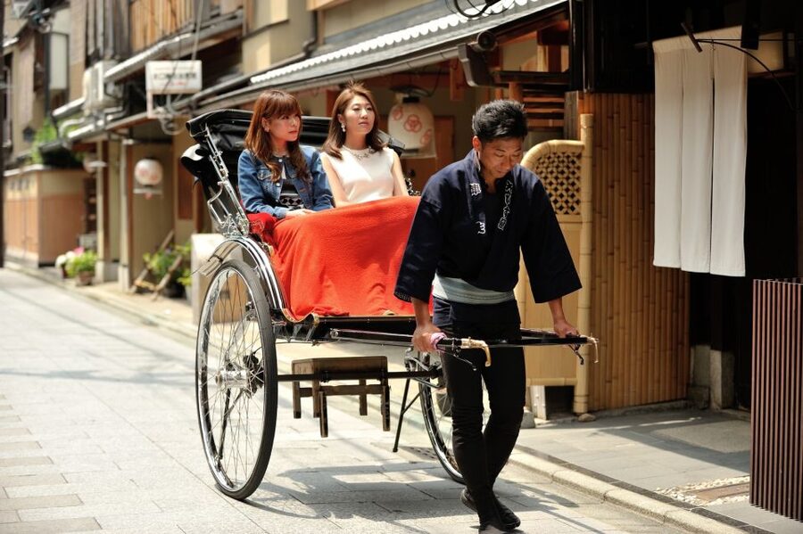 Kyoto: Private Rickshaw Tour of Gion and Higashiyama Area - Temples and the northern edge of Gion