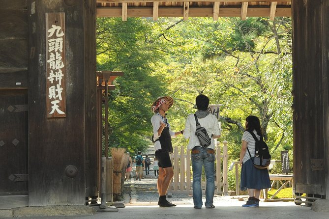 Kyoto Sagano Insider: Rickshaw and Walking Tour - Old roads, thatched homes, and quiet neighborhoods