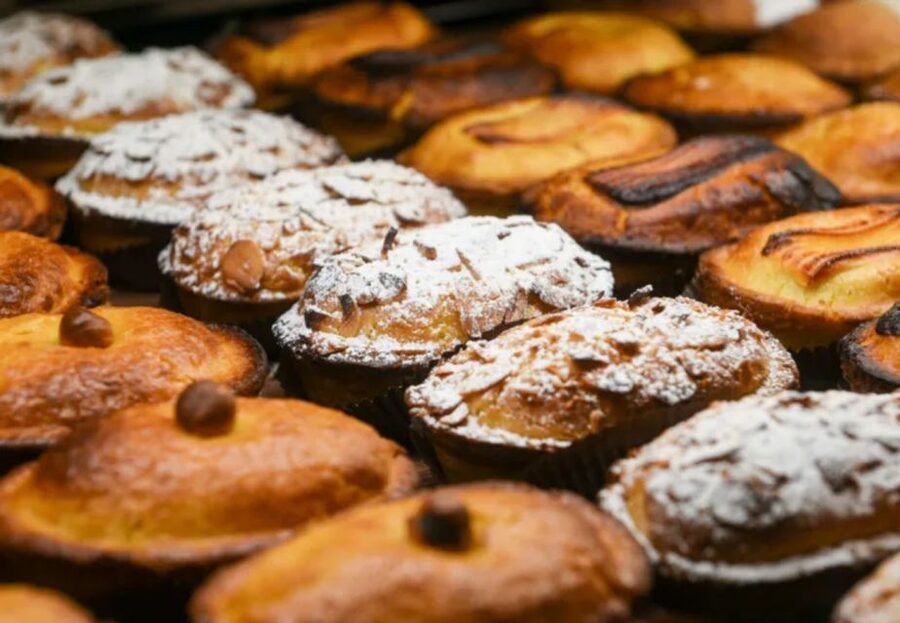 Lecce: Guided Tour & Street Food Tasting by Rickshaw - Seasonal bites at a local café
