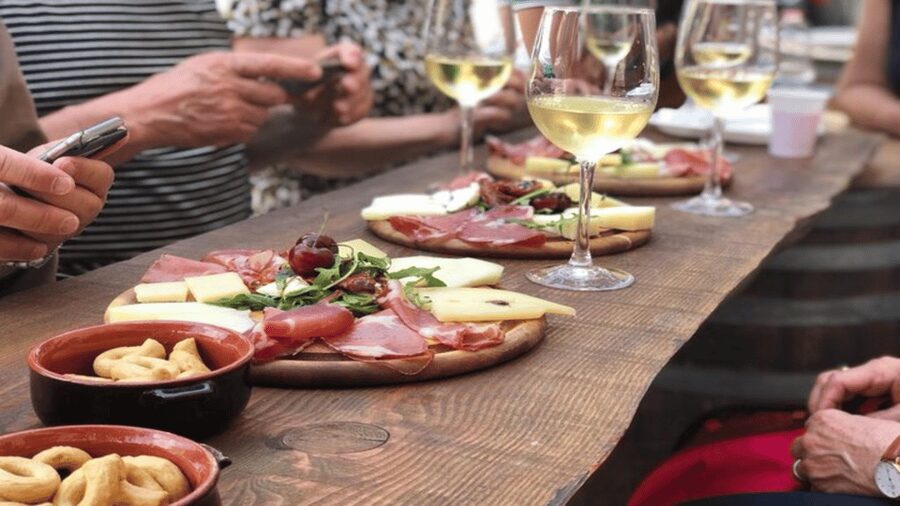 Lecce: Guided Tour & Wine Tasting by Rickshaw - Who will enjoy this tour most?