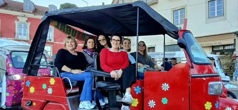 Lisboa: Tuk Tuk ride in Alfama & pick-up you at the hotel. - Should You Book the Lisbon Tuk Tuk Ride?