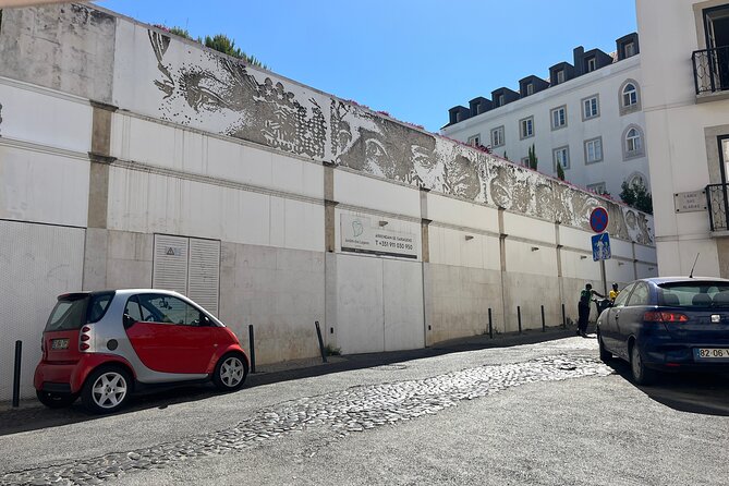 Lisbon 1h30 Tuk-Tuk Tour: The best way to visit the city - Fifteen minutes at Senhora do Monte