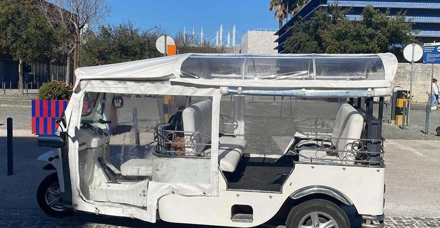 Lisbon:2-hour sightseeing TukTuk Tour with free Pickup - Chiado and Bairro Alto after the hills