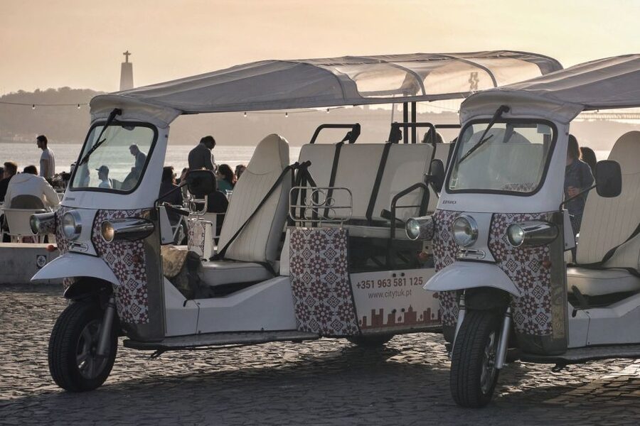 Lisbon: 3-Hour Street Art Tuk Tuk Tour - What the private format changes