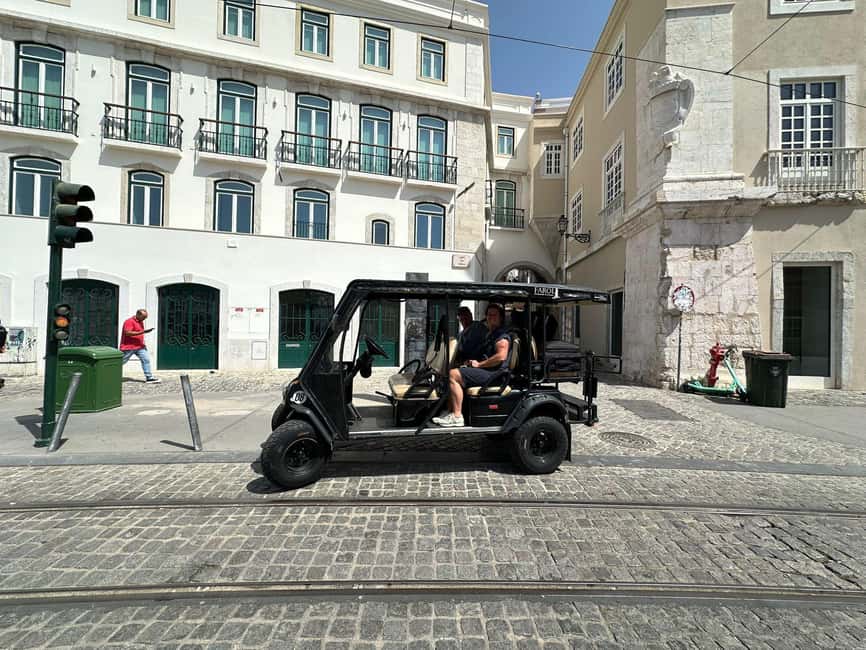 Lisbon: Alfama Old Town, Viewpoints and More TukTuk Tour - Key points at a glance
