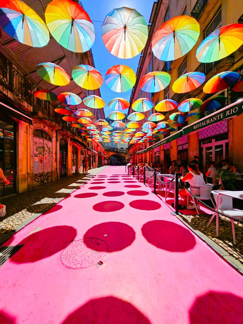 Lisbon: Alfama tour by tuktuk private, up to 90 min - What the guiding is really like