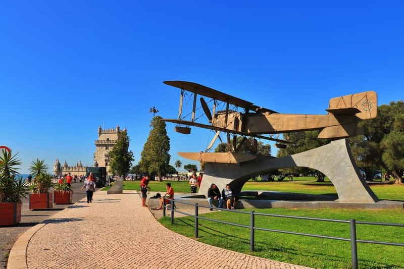 LISBON: Amazing Tuktuk tours with a local portuguese guide - Alfama, ginja, and the old Lisbon atmosphere