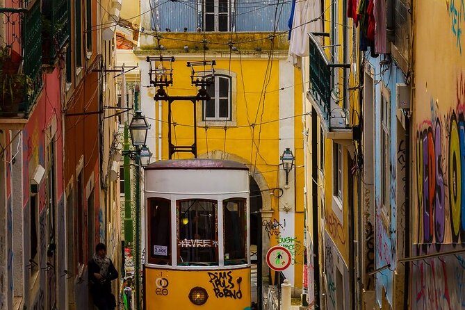 Lisbon & Belém: Private Tour half day trip by Electric Tuk Tuk - Praça do Comércio and Lisbon’s bridge views