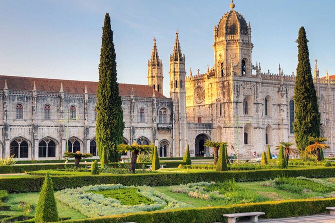 Lisbon & Belém: Private Tour half day trip by Electric Tuk Tuk - Lisbon Cathedral and the old Alfama slopes