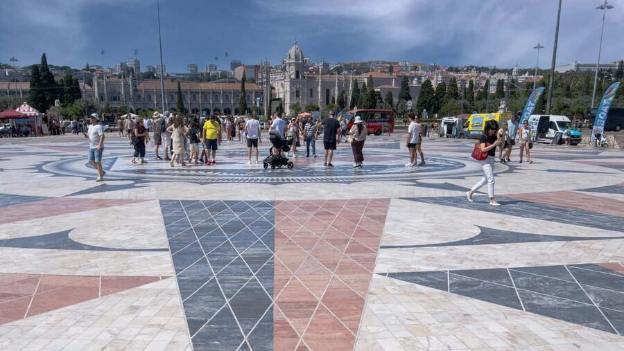 Lisbon: Belém Tuk Tuk Tour: Jerónimos, MAAT & Tower Views - Pastéis de Belém, the sweetest scheduled stop