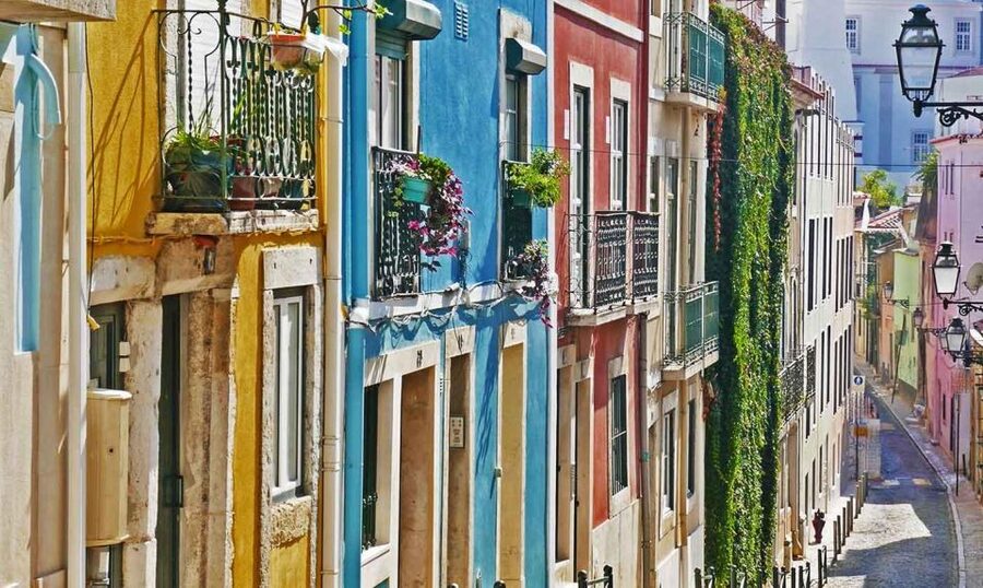 Lisbon: Chiado, Bairro Alto, and Principe Real Tuk Tuk Tour - Should you book it?
