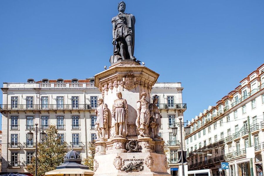Lisbon: Chiado, Bairro Alto, and Principe Real Tuk Tuk Tour - Seeing the Bica Elevator in context