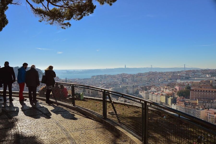 Lisbon: City Highlights Tour by Tuk Tuk - The Ladra flea market on Tuesdays and Saturdays
