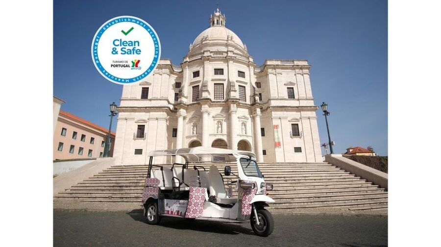 Lisbon: City Highlights Tour by Tuk Tuk - The guides make the short tour work