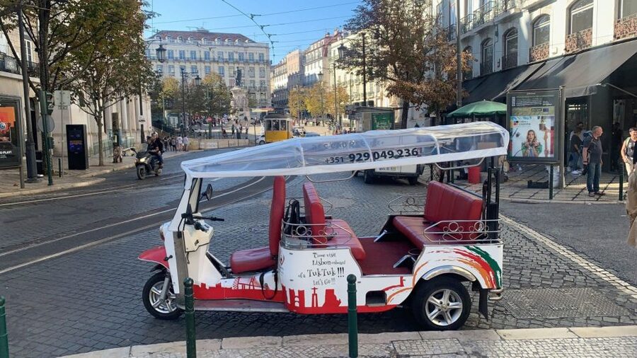 Lisbon: City Tour by Tuk Tuk - Pastéis de Belém adds a genuine local pleasure