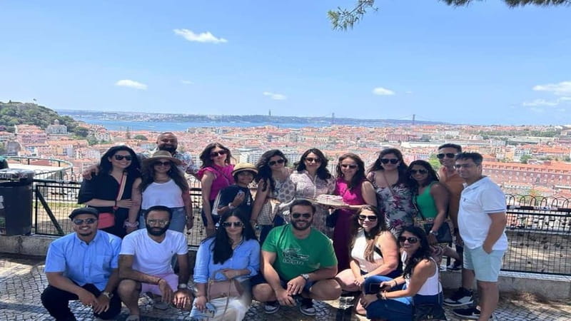 Lisbon: City Tuk-Tuk Guided Tour with Hotel Pickup - São Vicente, the flea market, and the National Pantheon