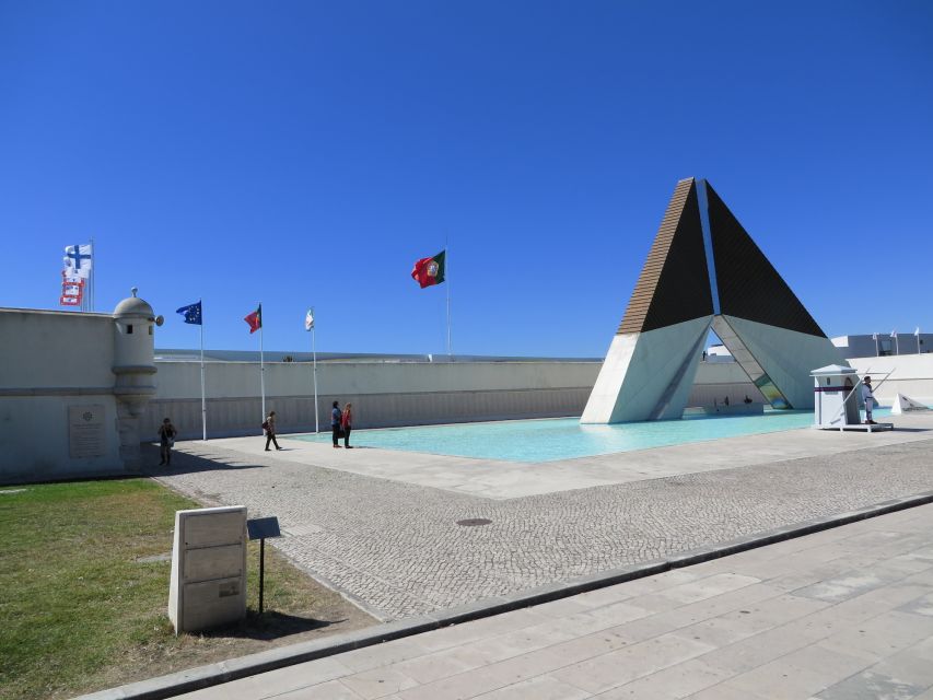 Lisbon: Discovering Belém Tuk Tuk Tour - The guide can shape the afternoon
