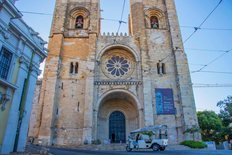 Lisbon: Early Morning TukTuk Tour - hotel/cruise ship pickup - Alfama, the cathedral, and Lisbon’s first viewpoints