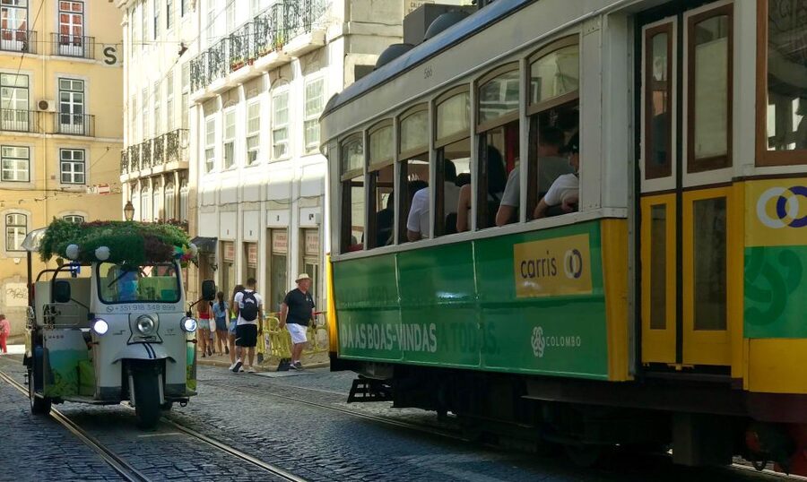 Lisbon: Famous 28 Tram Line Guided Private Tour by Tuk-Tuk - Lisbon Cathedral: a five-minute introduction