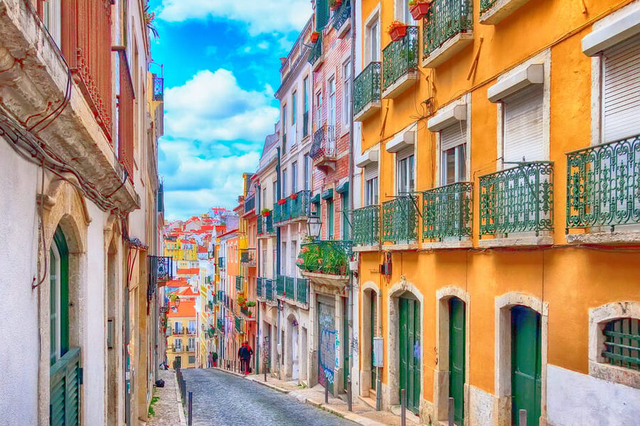 LISBON GRAND EXPERIENCE Tuktuk Tour in German - Baixa, Rossio, and the Santa Justa area