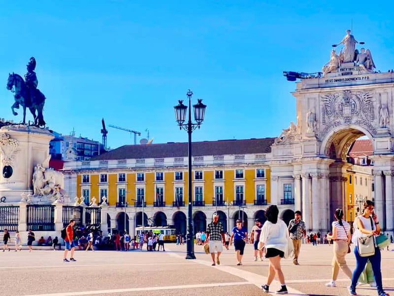 Lisbon: Guided Sightseeing Tour by Tuk Tuk - Praça do Comércio, Rua Augusta, and the return route
