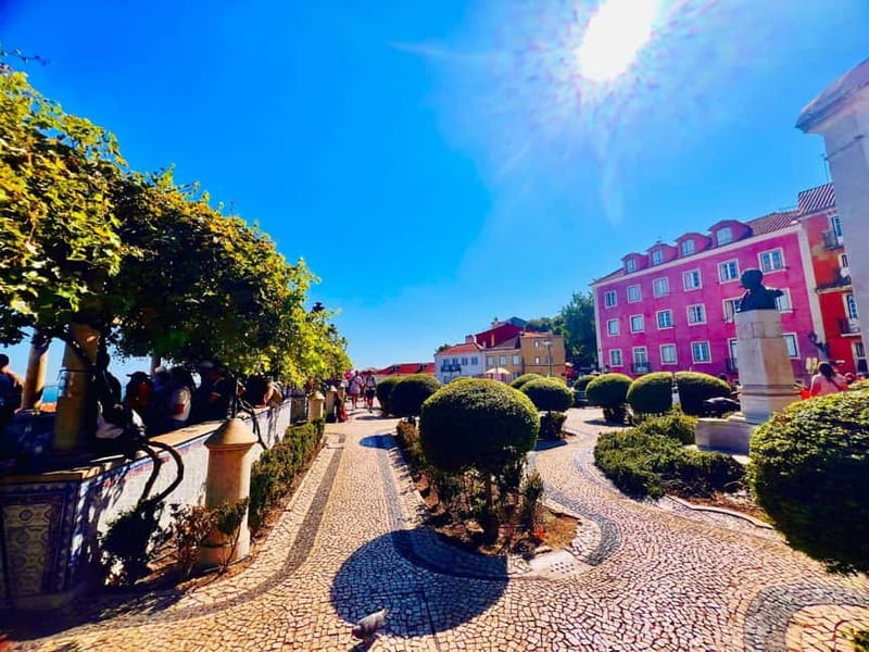 Lisbon: Guided Sightseeing Tour by Tuk Tuk - Booking value and practical details