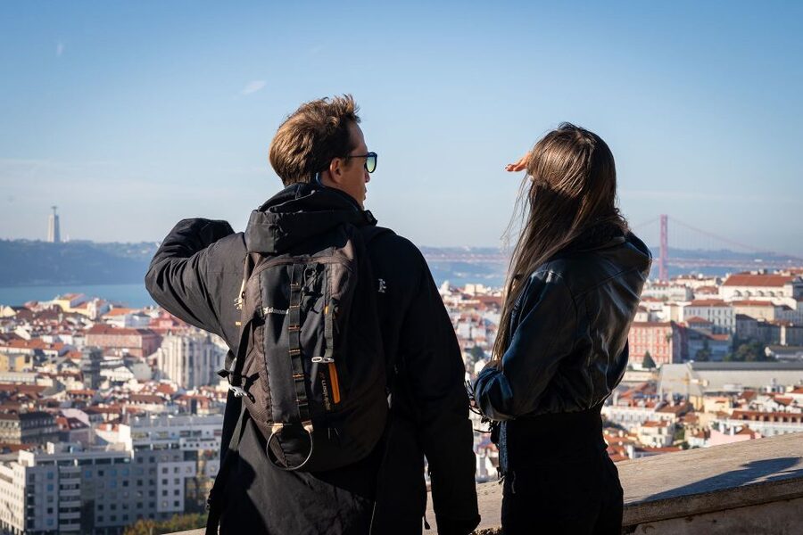 Lisbon: Guided Tuk-Tuk Tour Along the Historic Tram Line 28 - São Pedro de Alcântara and the view toward the castle