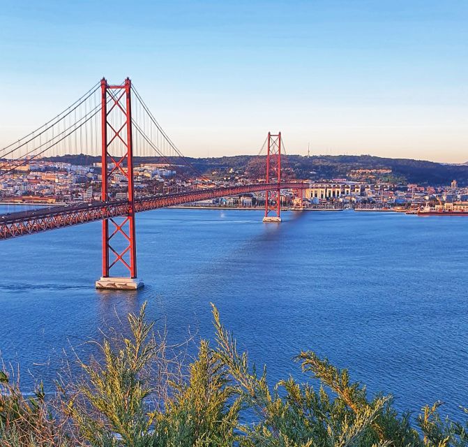 Lisbon: Half Day Complete City Highlights Tour by Tuk Tuk - Key points at a glance