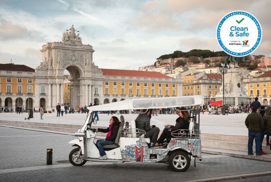 Lisbon: Half-Day Private Guided Tuk-Tuk Tour - Alfama on Foot, With a Local Drink