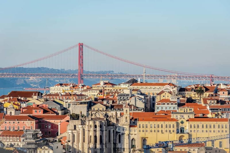 Lisbon: Half-Day Private Tuk Tuk Tour - What the guide adds to the ride
