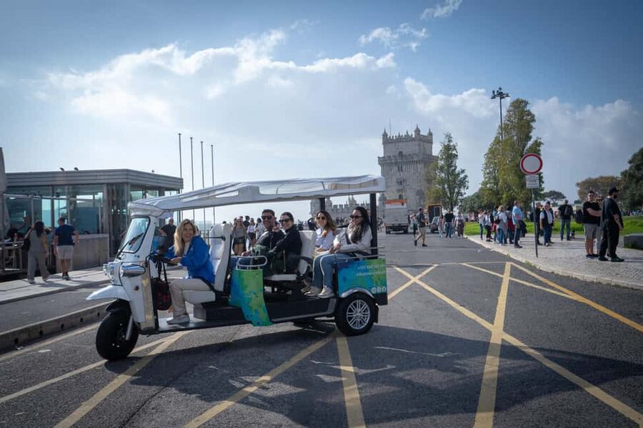 Lisbon Highlights: Private Tuk Tuk Sightseeing City Tour - Who should book it