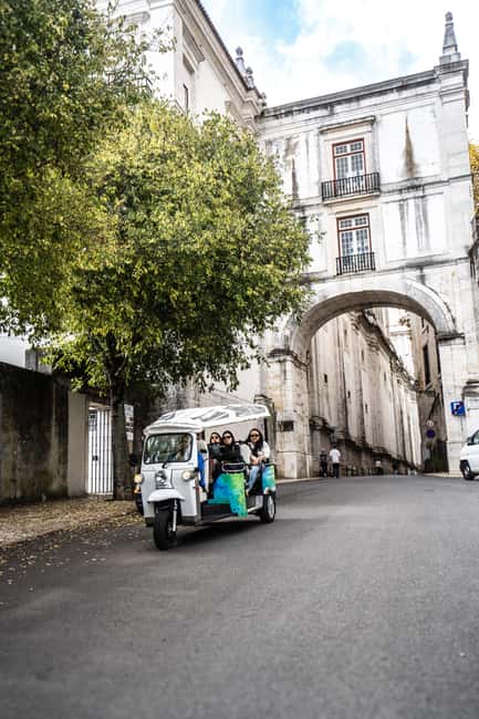 Lisbon Highlights: Private Tuk Tuk Sightseeing City Tour - Starting at Lisbon Cathedral and the high viewpoints