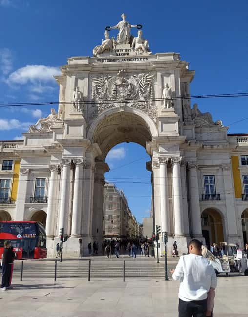 Lisbon Old Town sightseeing with tuk tuk - Senhora do Monte, Lisbon’s highest viewpoint on this route