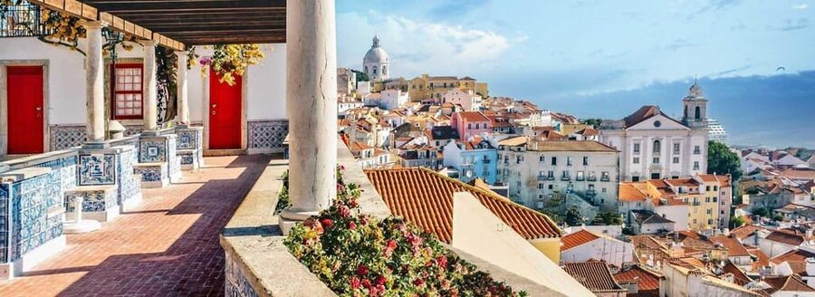 Lisbon: Old Town Tour by Tuk Tuk | Local Guide - Starting in Baixa and climbing toward the cathedral
