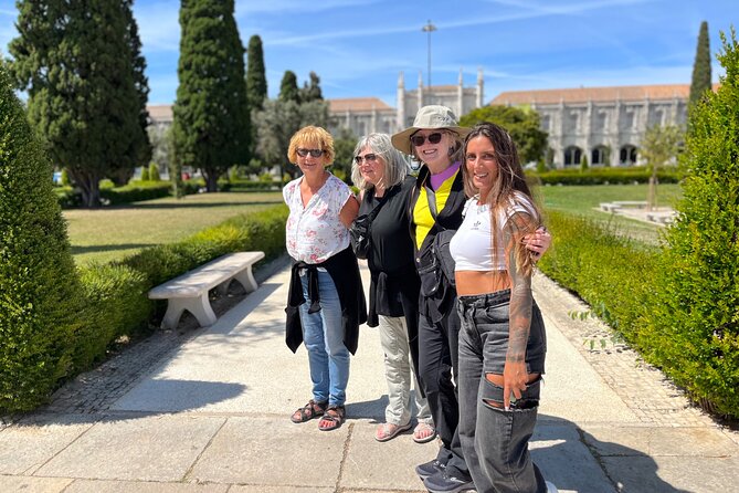 Lisbon Old Town Tour by Tuk Tuk with Local Guide - São Vicente and the National Pantheon