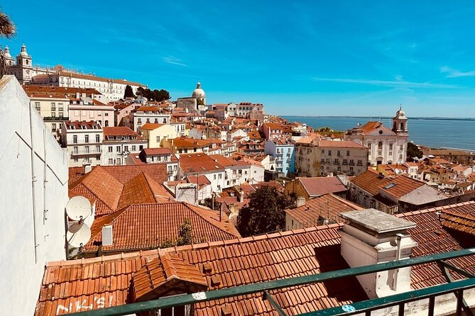 Lisbon: Old Town Tuk-Tuk Tour - Santa Luzia and Portas do Sol