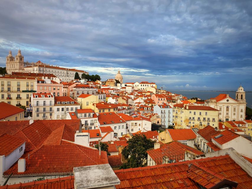 Lisbon: Old Town TukTuk Tour and Scenic Viewpoints in Alfama - Key points to know before you book