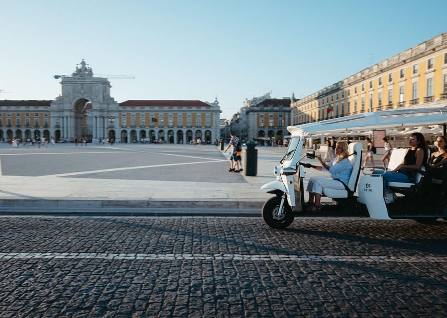 Lisbon: Private Christmas Lights Tour by Eco Tuk Tuk - Chiado’s Shops, Cafés, and Christmas Displays