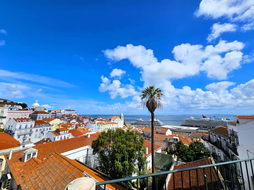 Lisbon: Private city tour by tuktuk alfama up to 90 min - São Vicente de Fora and the National Pantheon