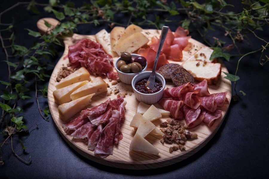 Lisbon: Private Food & Wine City Tour by Eco Tuk Tuk - São Vicente, the National Pantheon, and the riverfront