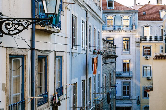 Lisbon: Private Guided Electric Tuk Tuk Tour with Tastings - Who will get the most from this tour?