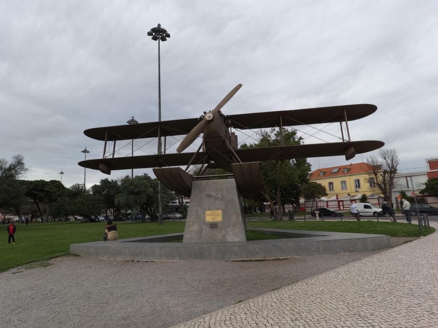 Lisbon:Private guided historical sightseeing Tour by TUK-TUK - Who should book this tour?