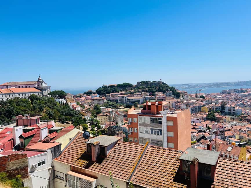 Lisbon: Private Guided TukTuk Tour Old Town 8-10 Spots - What the private format gives you