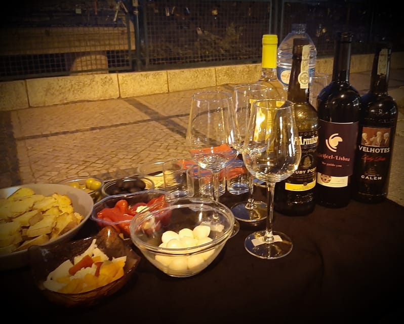 Lisbon: Private Highlights Tuk-Tuk Tour with Tapas and Wine - Who will enjoy this private evening most?