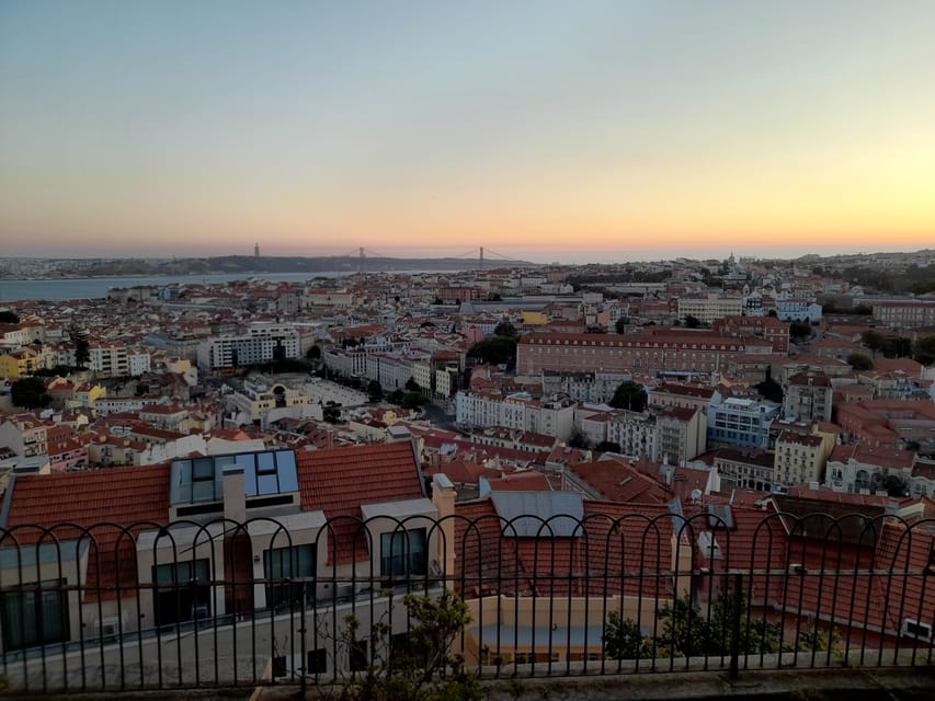 Lisbon: Private Highlights Tuk-Tuk Tour with Tapas and Wine - Starting at the Hard Rock Cafe
